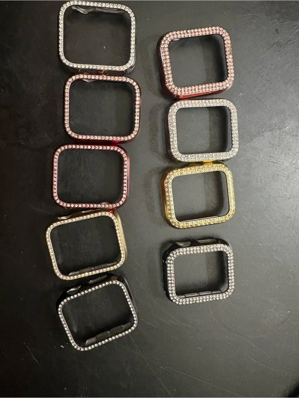 Apple Watch SE (2nd Gen). 40mm. With bands and bezel covers